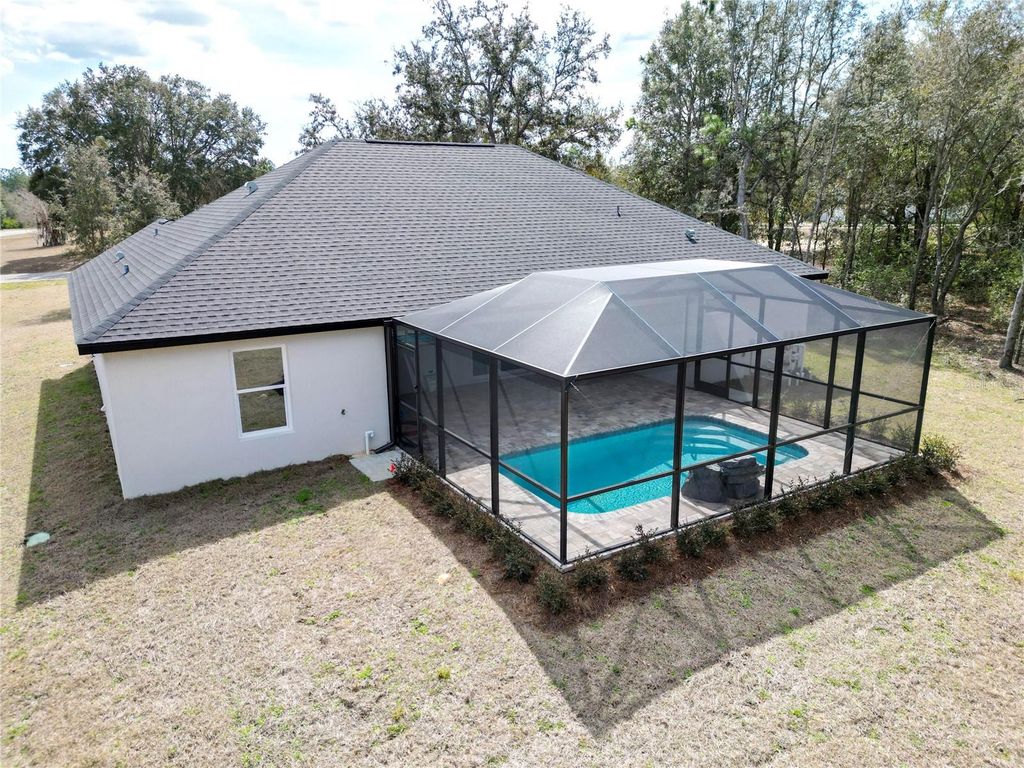 Image 4 of property listing at 18471 SW 66 LOOP, Dunnellon, FL 34432