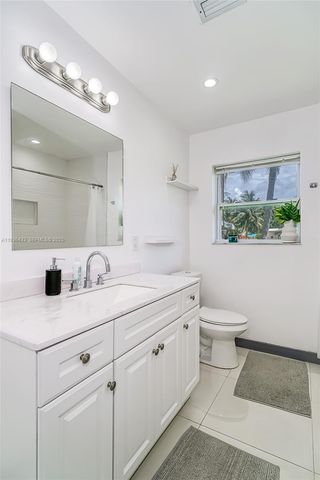 216 SW 6th St 216, Hallandale Beach, FL 33009