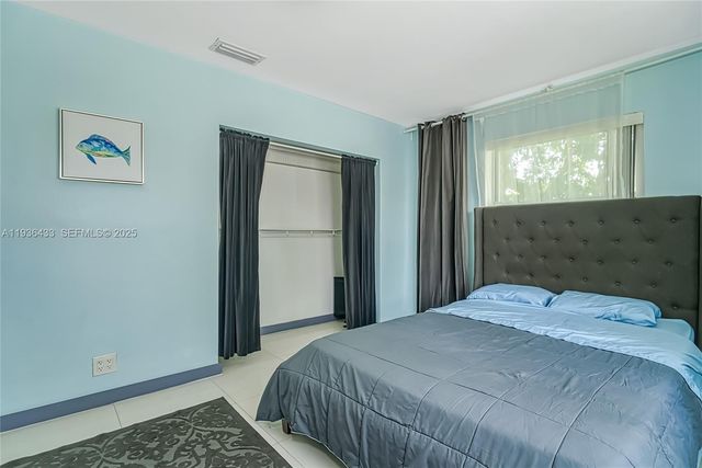 216 SW 6th St 216, Hallandale Beach, FL 33009