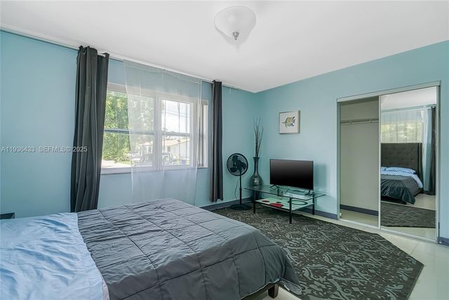 216 SW 6th St 216, Hallandale Beach, FL 33009