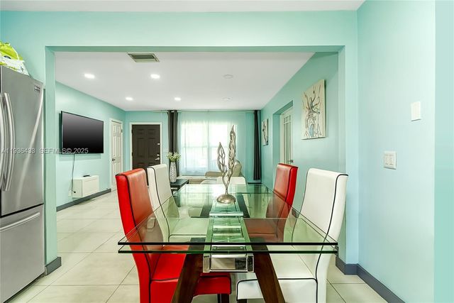 216 SW 6th St 216, Hallandale Beach, FL 33009