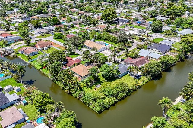 216 SW 6th St 216, Hallandale Beach, FL 33009