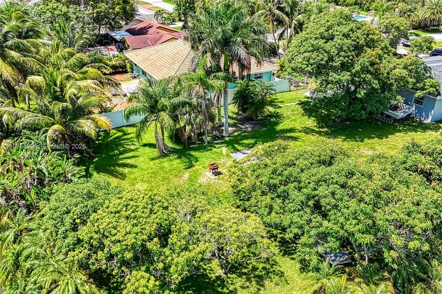 216 SW 6th St 216, Hallandale Beach, FL 33009