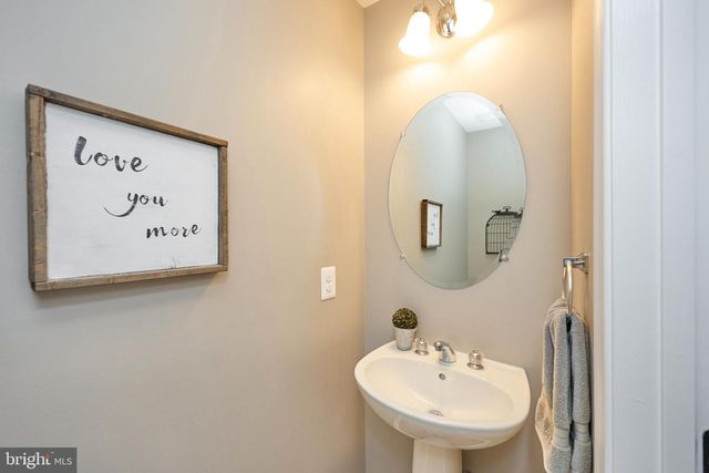 42820 PAMPLIN TER, Chantilly, VA 20152