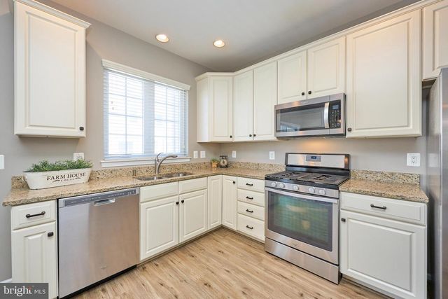 42820 PAMPLIN TER, Chantilly, VA 20152