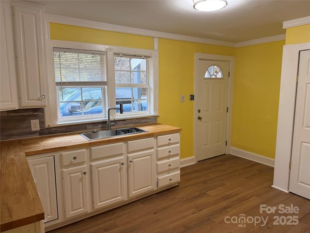 2505 Moreland Street, Charlotte, NC 28208