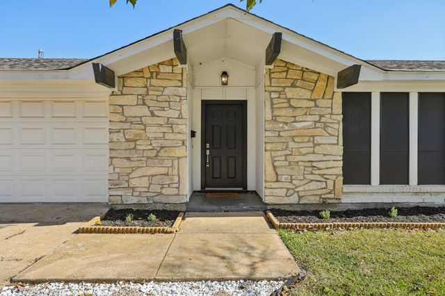 6809 Rustic Drive, Forest Hill, TX 76140