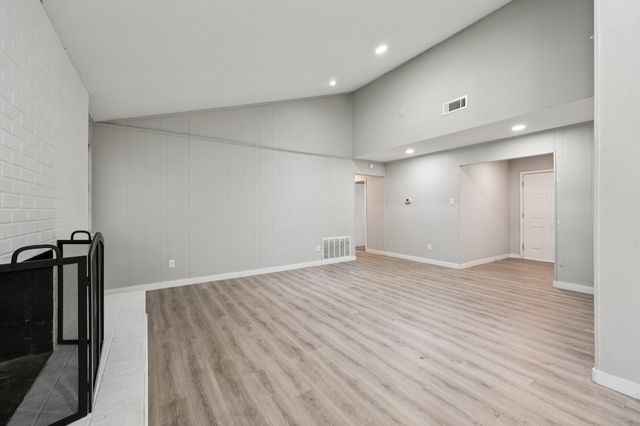 6809 Rustic Drive, Forest Hill, TX 76140