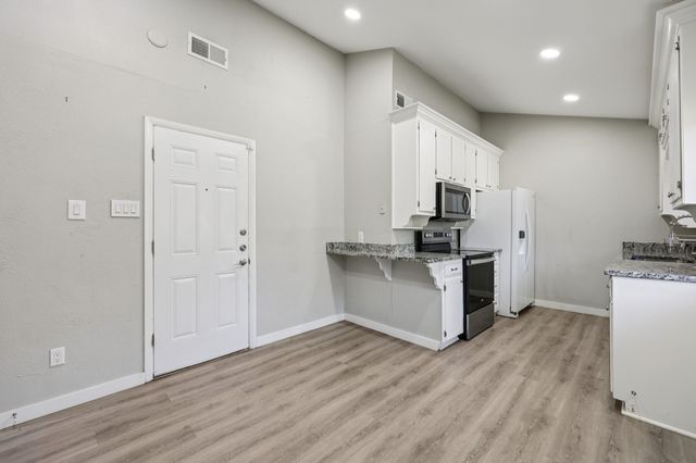 6809 Rustic Drive, Forest Hill, TX 76140