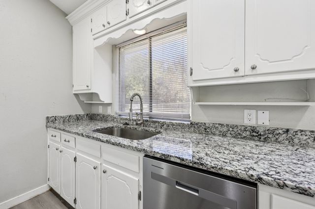 6809 Rustic Drive, Forest Hill, TX 76140