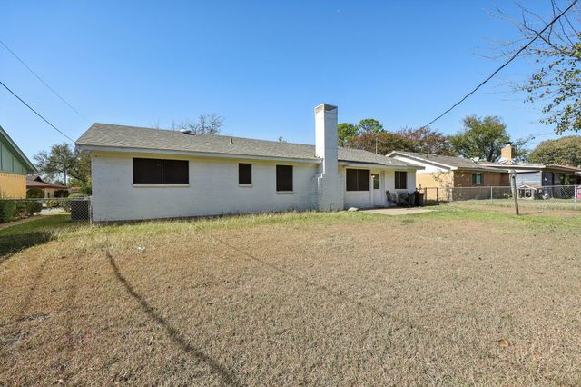 6809 Rustic Drive, Forest Hill, TX 76140