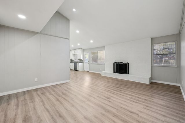 6809 Rustic Drive, Forest Hill, TX 76140