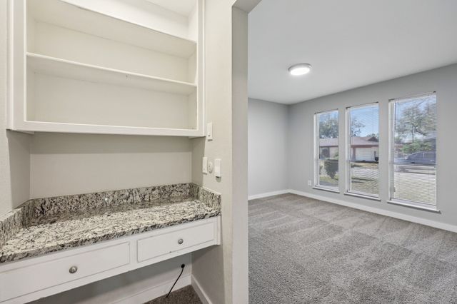 6809 Rustic Drive, Forest Hill, TX 76140