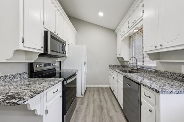 6809 Rustic Drive, Forest Hill, TX 76140