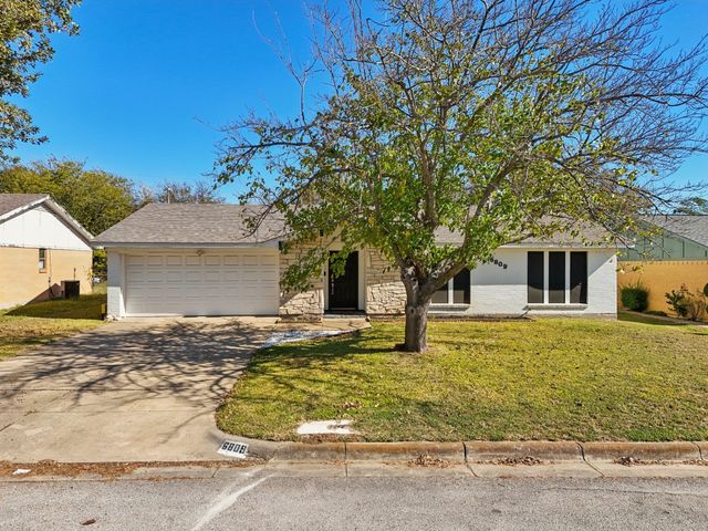6809 Rustic Drive, Forest Hill, TX 76140