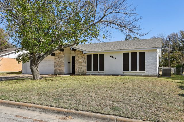 6809 Rustic Drive, Forest Hill, TX 76140