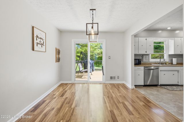 5709 Renada Dr, Crestwood, KY 40014