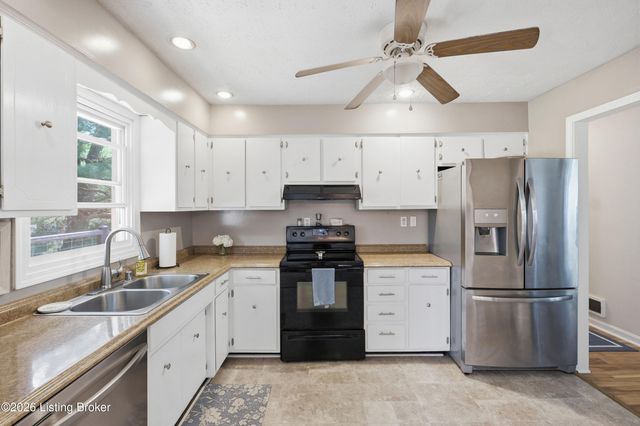 5709 Renada Dr, Crestwood, KY 40014