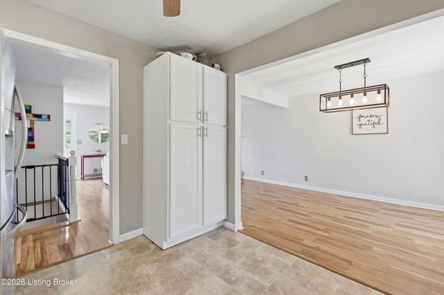 5709 Renada Dr, Crestwood, KY 40014