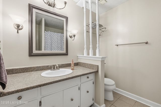 5709 Renada Dr, Crestwood, KY 40014