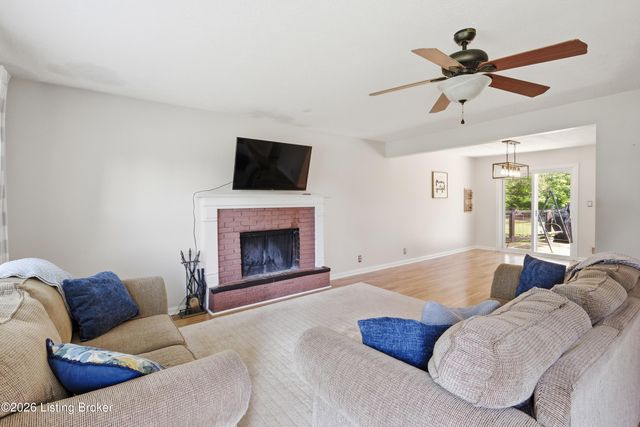 5709 Renada Dr, Crestwood, KY 40014