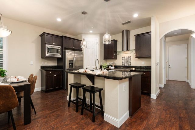 11336 N Sageberry Way, Fresno, CA 93730