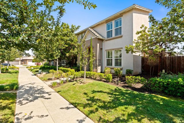 11336 N Sageberry Way, Fresno, CA 93730