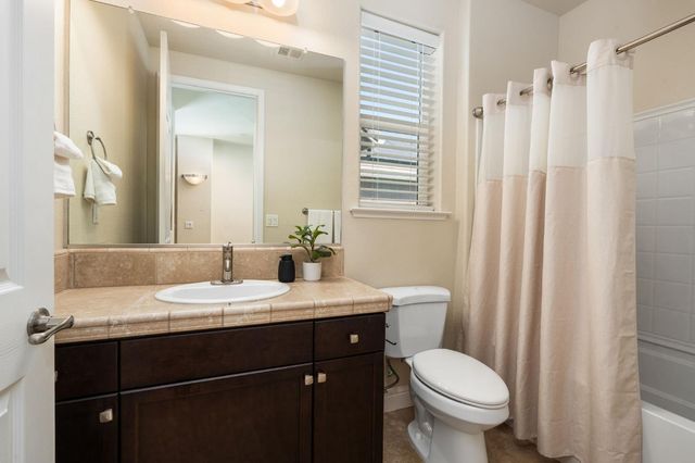 11336 N Sageberry Way, Fresno, CA 93730