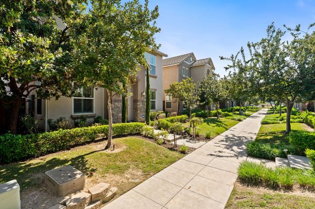 11336 N Sageberry Way, Fresno, CA 93730