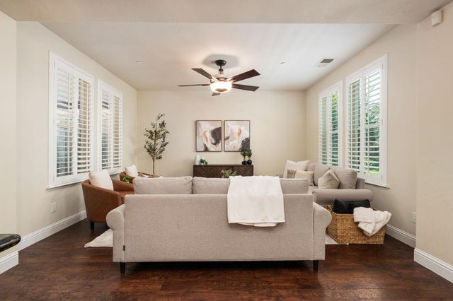 11336 N Sageberry Way, Fresno, CA 93730