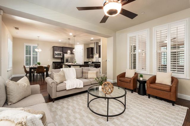 11336 N Sageberry Way, Fresno, CA 93730