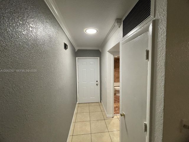 20490 NW 7th Ave 5, Miami Gardens, FL 33169