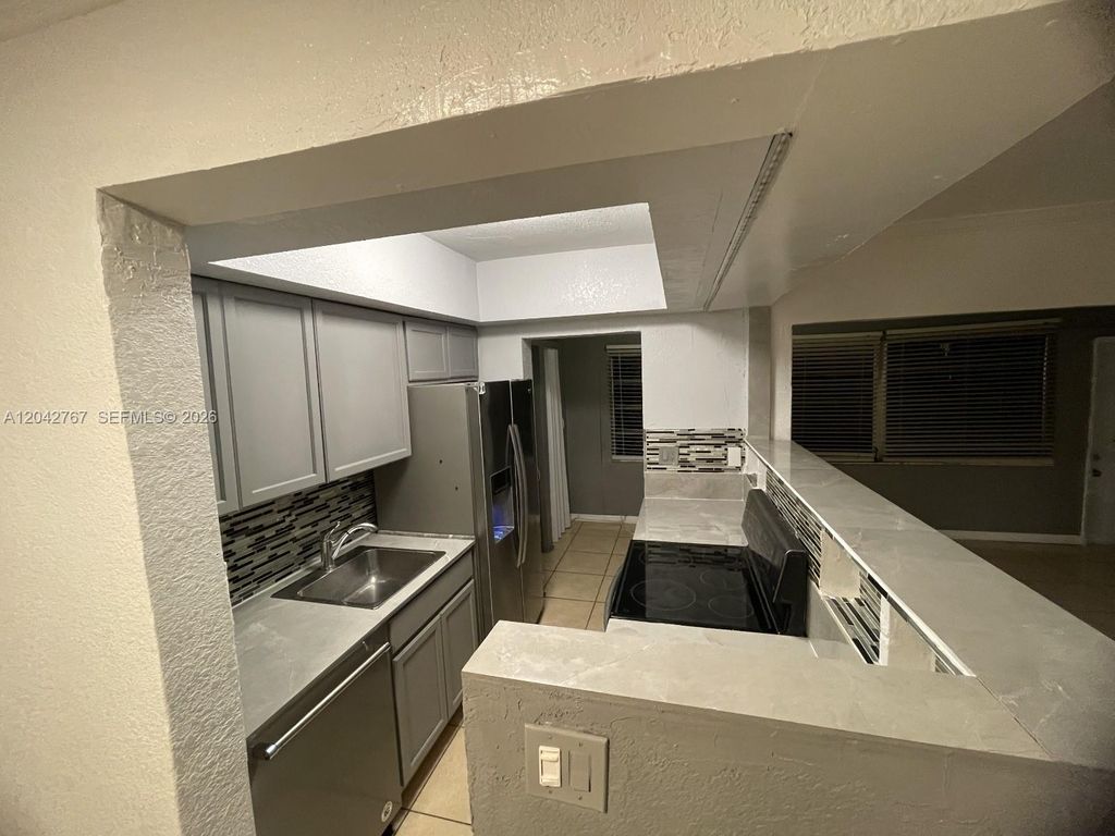 20490 NW 7th Ave 5, Miami Gardens, FL 33169