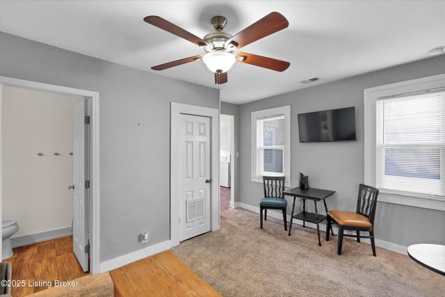 916 Schiller Ct, Louisville, KY 40204