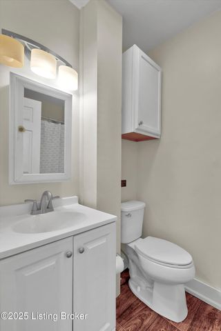 916 Schiller Ct, Louisville, KY 40204