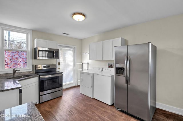 916 Schiller Ct, Louisville, KY 40204