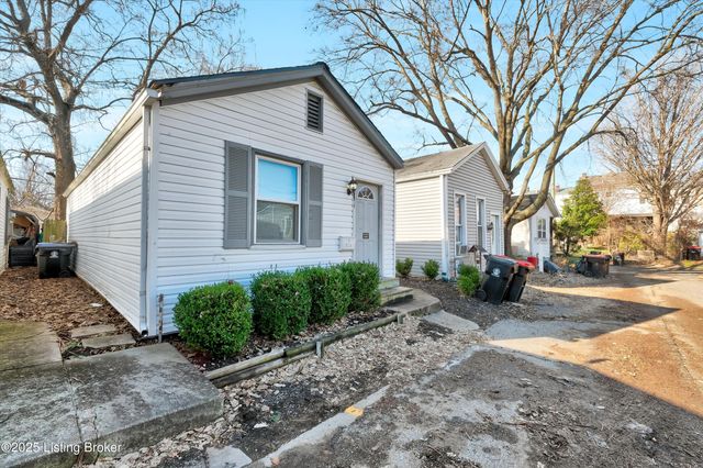 916 Schiller Ct, Louisville, KY 40204