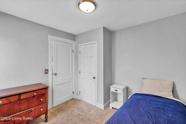 916 Schiller Ct, Louisville, KY 40204