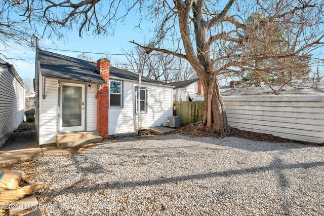 916 Schiller Ct, Louisville, KY 40204