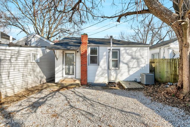 916 Schiller Ct, Louisville, KY 40204