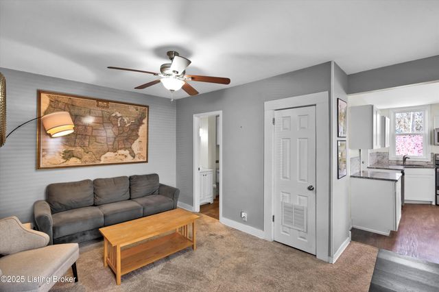 916 Schiller Ct, Louisville, KY 40204