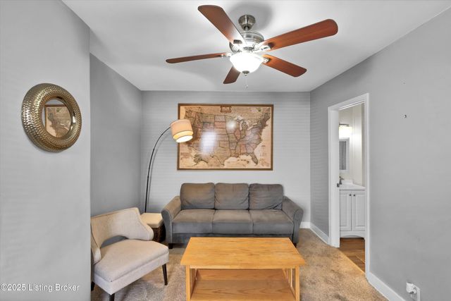 916 Schiller Ct, Louisville, KY 40204