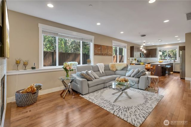13430 Patriot Way SE, Renton, WA 98059