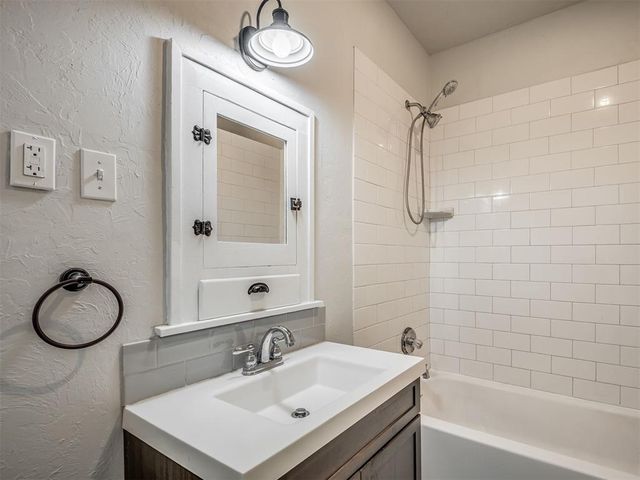 505 N Park Place, Guthrie, OK 73044