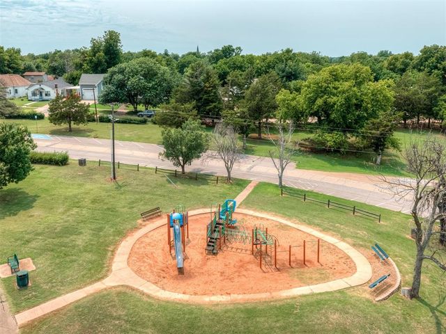 505 N Park Place, Guthrie, OK 73044