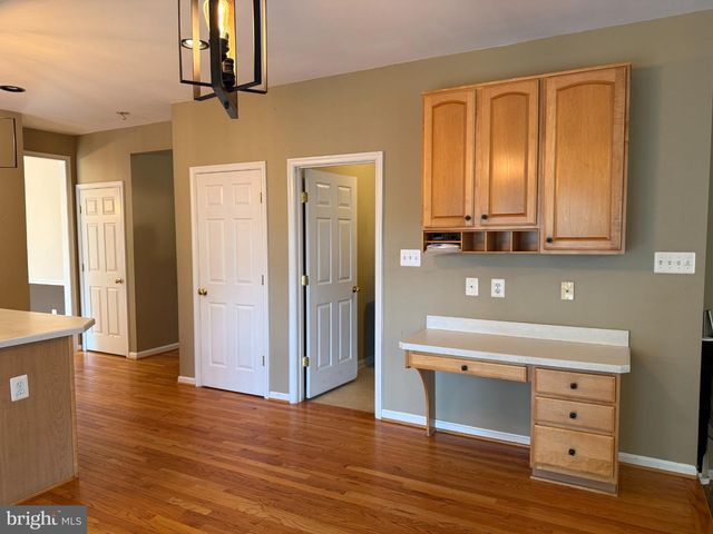 2242 W GREENLEAF DR W, Frederick, MD 21702
