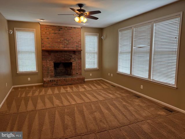 2242 W GREENLEAF DR W, Frederick, MD 21702