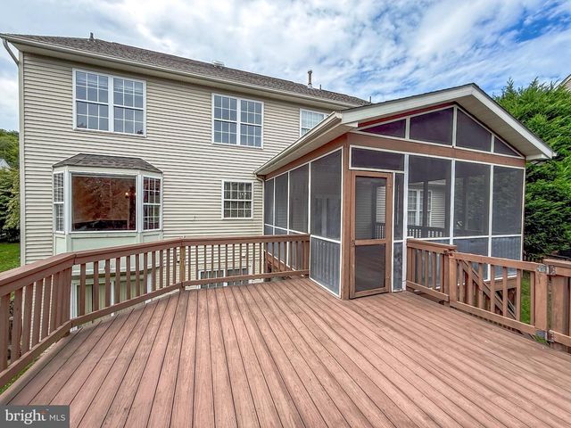 2242 W GREENLEAF DR W, Frederick, MD 21702