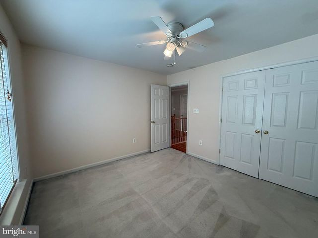 2242 W GREENLEAF DR W, Frederick, MD 21702