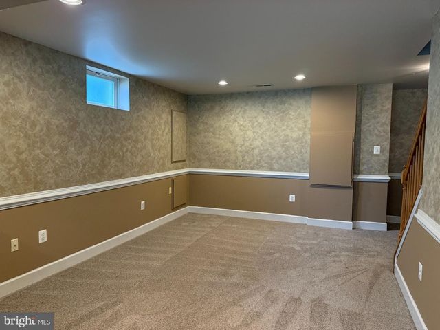 2242 W GREENLEAF DR W, Frederick, MD 21702